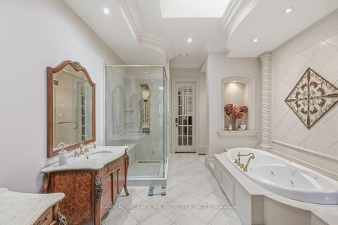 Photo 22 at 776 Woodland Acres Crescent, Rural Vaughan, Vaughan