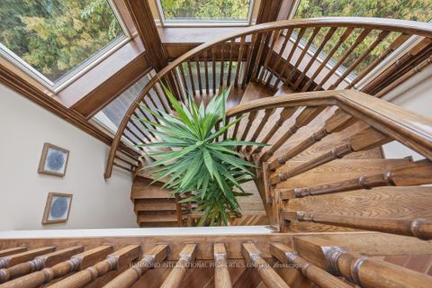 Photo 31 at 776 Woodland Acres Crescent, Rural Vaughan, Vaughan