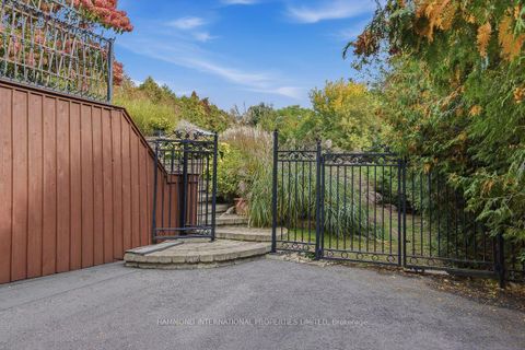 Photo 42 at 776 Woodland Acres Crescent, Rural Vaughan, Vaughan