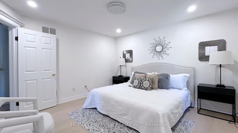 Photo 7 at 82 Centre Street E, Crosby, Richmond Hill