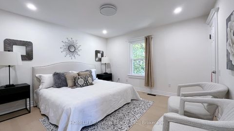 Photo 8 at 82 Centre Street E, Crosby, Richmond Hill
