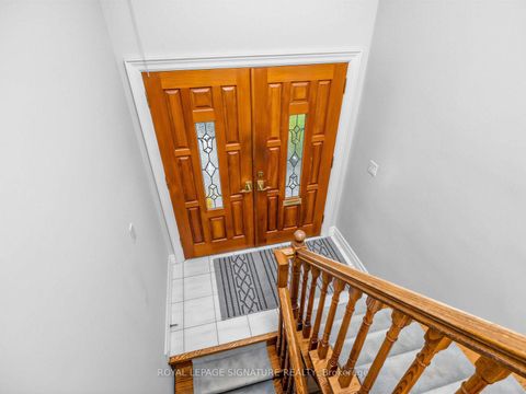 Photo 2 at 39 Buxton Road, CFB, Toronto
