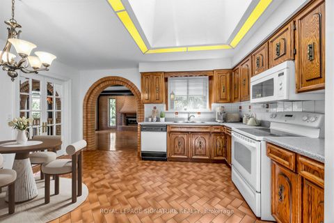 Photo 4 at 39 Buxton Road, CFB, Toronto