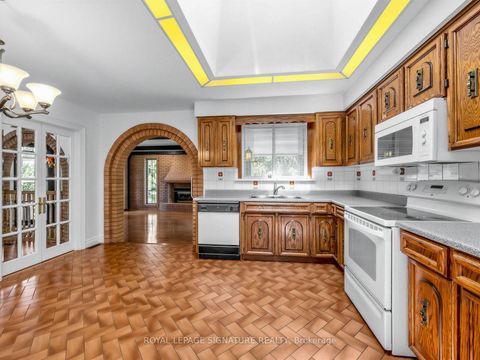 Photo 13 at 39 Buxton Road, CFB, Toronto