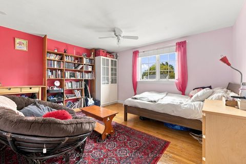 Photo 19 at 11 Urbandale Avenue, Newtonbrook East, Toronto