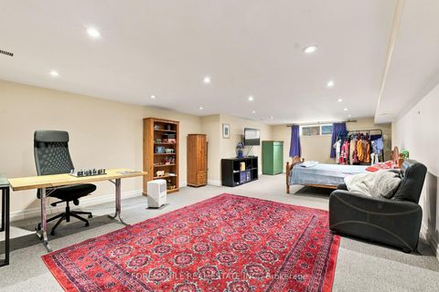 Photo 23 at 11 Urbandale Avenue, Newtonbrook East, Toronto
