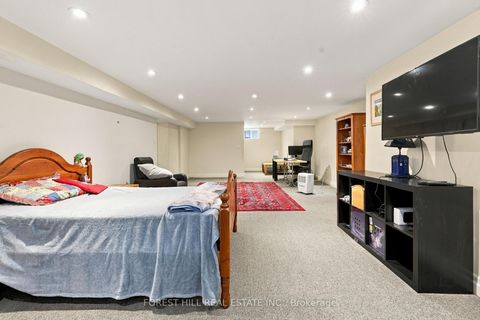 Photo 24 at 11 Urbandale Avenue, Newtonbrook East, Toronto