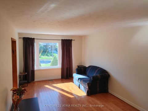Photo 6 at 36 Chesapeake Avenue, Birchmount, Toronto