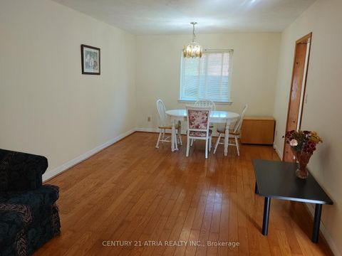 Photo 7 at 36 Chesapeake Avenue, Birchmount, Toronto