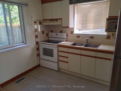 Photo 10 at 36 Chesapeake Avenue, Birchmount, Toronto