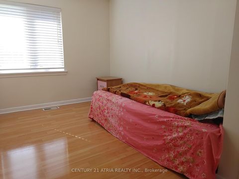 Photo 13 at 36 Chesapeake Avenue, Birchmount, Toronto