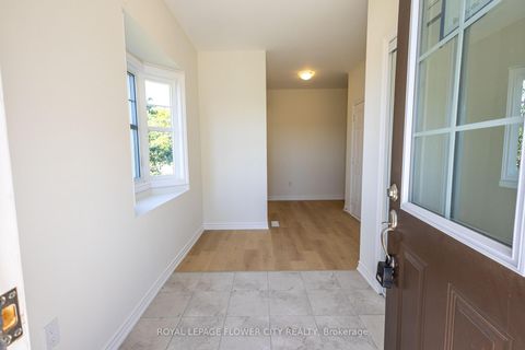 Photo 3 at 16 Ravenscraig Place, Cookstown, Innisfil