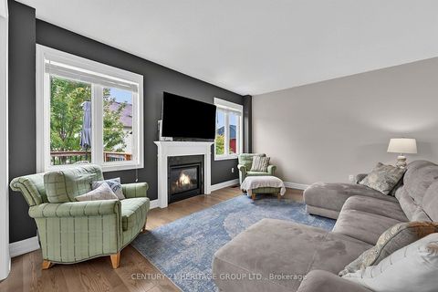 Photo 12 at 9 Conchita Street, Keswick South, Georgina