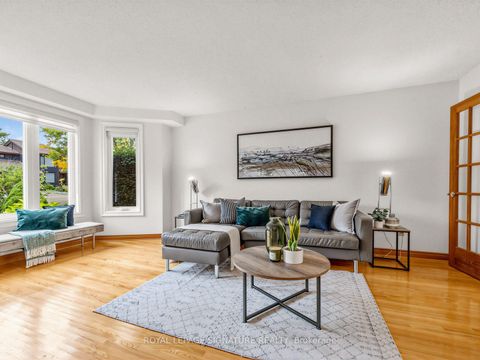 Photo 4 at 30 Invermarge Drive, Centennial Scarborough, Toronto