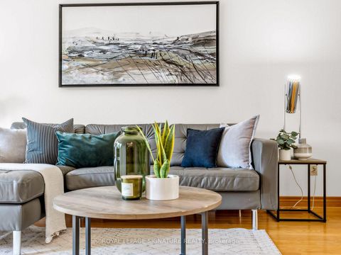 Photo 5 at 30 Invermarge Drive, Centennial Scarborough, Toronto