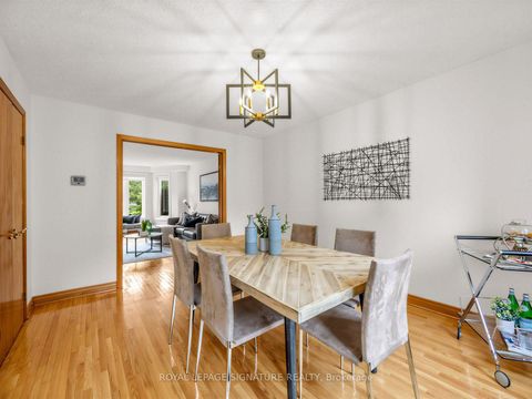 Photo 8 at 30 Invermarge Drive, Centennial Scarborough, Toronto