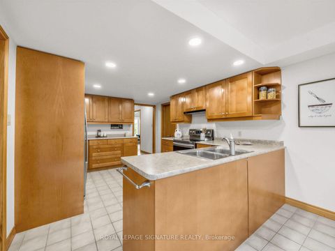 Photo 15 at 30 Invermarge Drive, Centennial Scarborough, Toronto