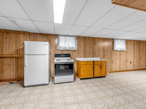 Photo 34 at 30 Invermarge Drive, Centennial Scarborough, Toronto