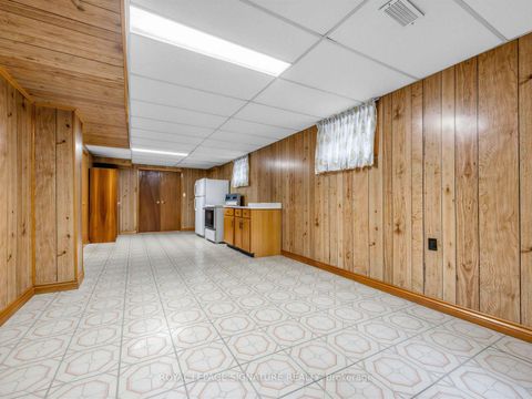 Photo 36 at 30 Invermarge Drive, Centennial Scarborough, Toronto