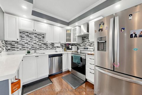 Photo 17 at 524 - 6 Humberline Drive, Clairville, Toronto