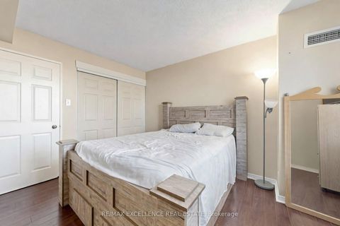 Photo 27 at 524 - 6 Humberline Drive, Clairville, Toronto
