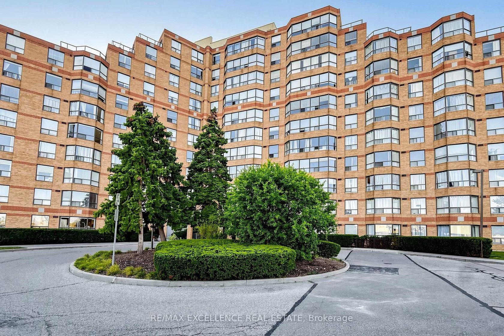 524 - 6 Humberline Drive, Clairville, Toronto 