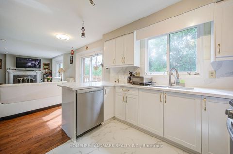 Photo 2 at 3 Ruddell Place, Centennial Scarborough, Toronto