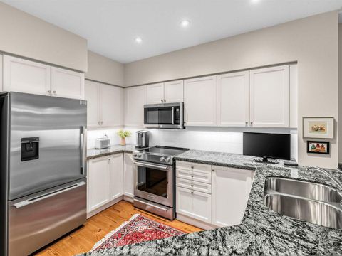 Photo 14 at 104 - 21 Shaftesbury Avenue, Moore Park, Toronto
