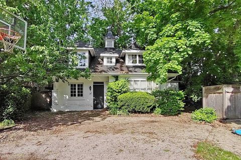 Photo 1 at 28 Dunvegan Road, Casa Loma, Toronto