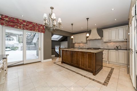 Photo 11 at 28 Dunvegan Road, Casa Loma, Toronto