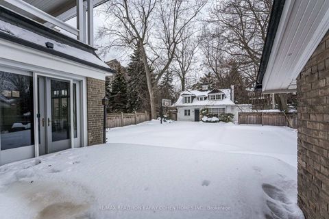 Photo 13 at 28 Dunvegan Road, Casa Loma, Toronto