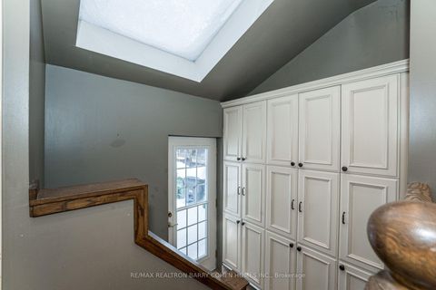 Photo 14 at 28 Dunvegan Road, Casa Loma, Toronto