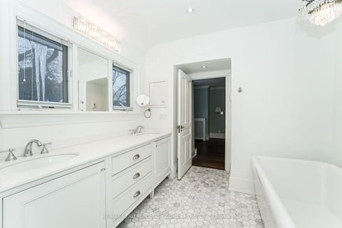 Photo 24 at 28 Dunvegan Road, Casa Loma, Toronto
