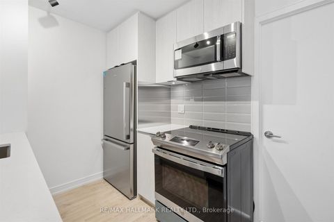 Photo 11 at 7 - 178 Clonmore Avenue, Cliffside, Toronto