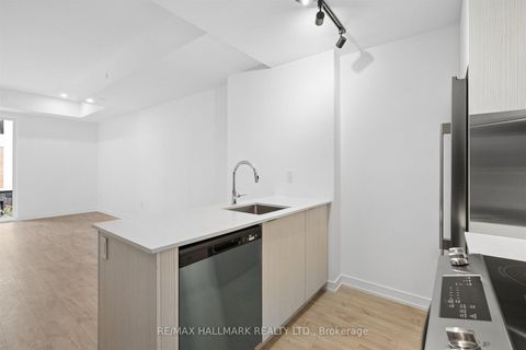 Photo 12 at 7 - 178 Clonmore Avenue, Cliffside, Toronto