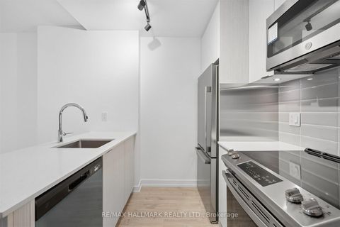 Photo 13 at 7 - 178 Clonmore Avenue, Cliffside, Toronto