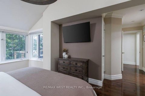 Photo 15 at 4653 Dundas Street W, Kingsway South, Toronto