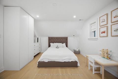 Photo 27 at 2 Wembley Avenue, City Centre West, Toronto