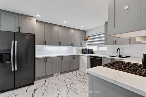 Photo 2 at 286 Palmer Avenue, Harding, Richmond Hill