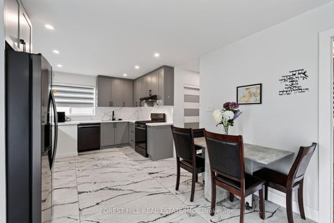 Photo 4 at 286 Palmer Avenue, Harding, Richmond Hill