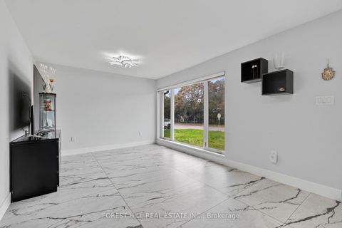 Photo 8 at 286 Palmer Avenue, Harding, Richmond Hill