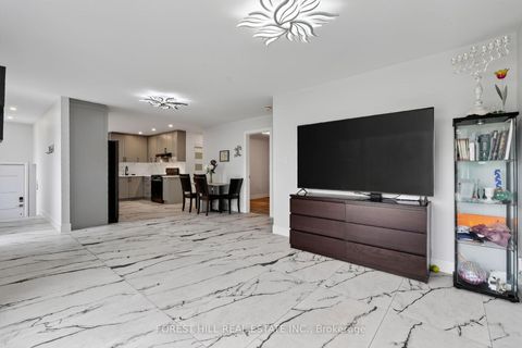 Photo 9 at 286 Palmer Avenue, Harding, Richmond Hill