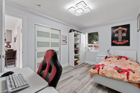 Photo 11 at 286 Palmer Avenue, Harding, Richmond Hill