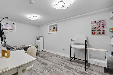 Photo 18 at 286 Palmer Avenue, Harding, Richmond Hill