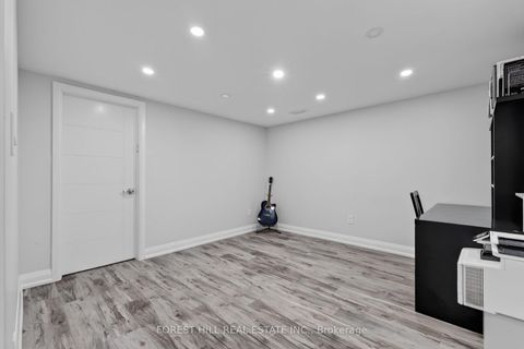 Photo 19 at 286 Palmer Avenue, Harding, Richmond Hill