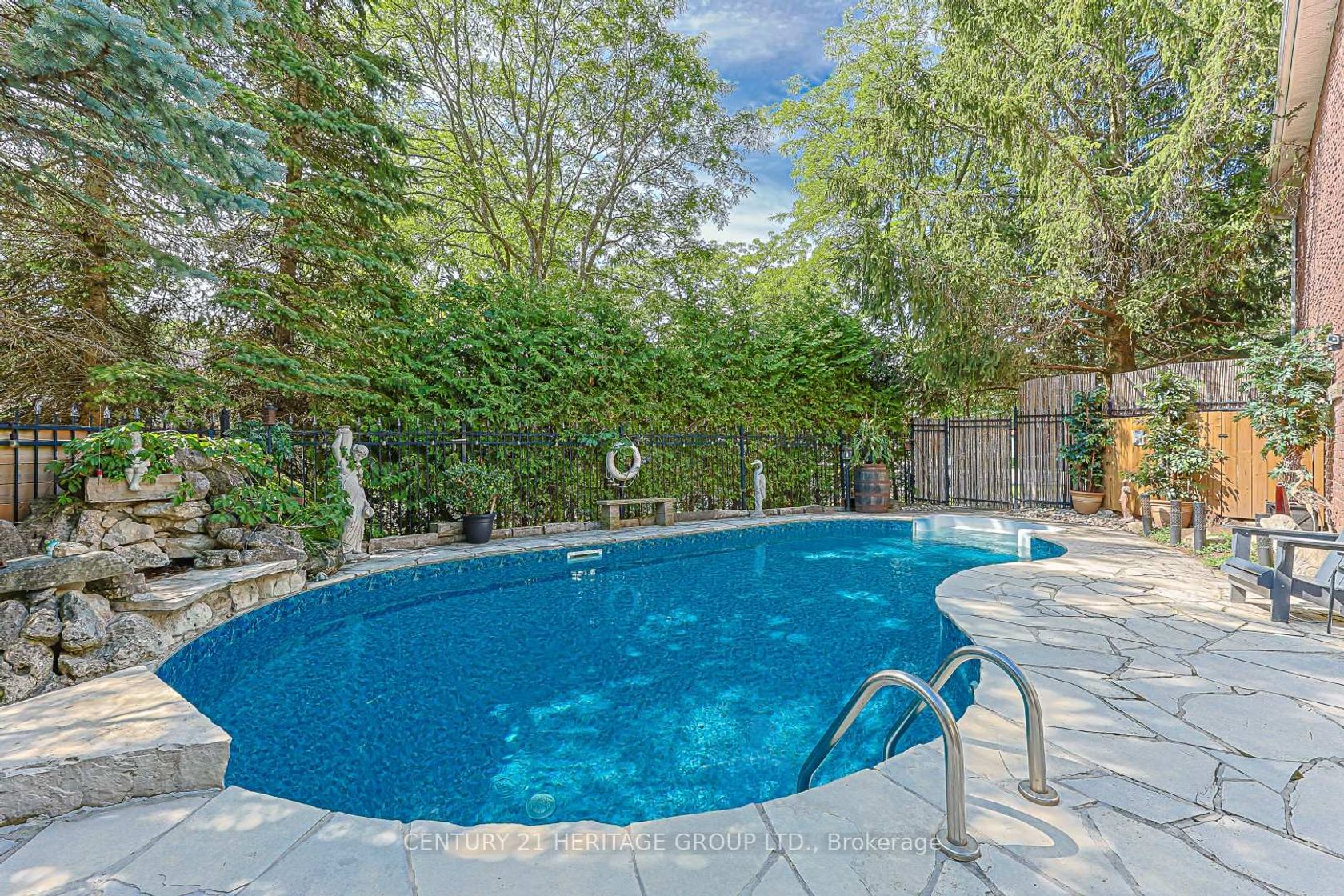 169 Delayne Drive, Aurora Heights, Aurora photo number 2