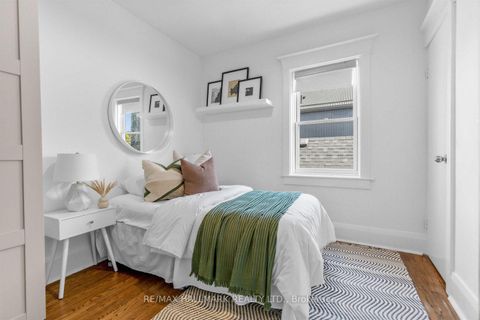 Photo 23 at 703 Mortimer Avenue, East York, Toronto