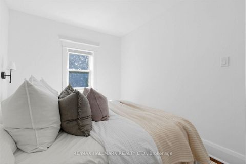 Photo 26 at 703 Mortimer Avenue, East York, Toronto
