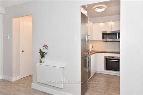 Photo 11 at 1107 - 30 Gloucester Street, Yonge Corridor, Toronto
