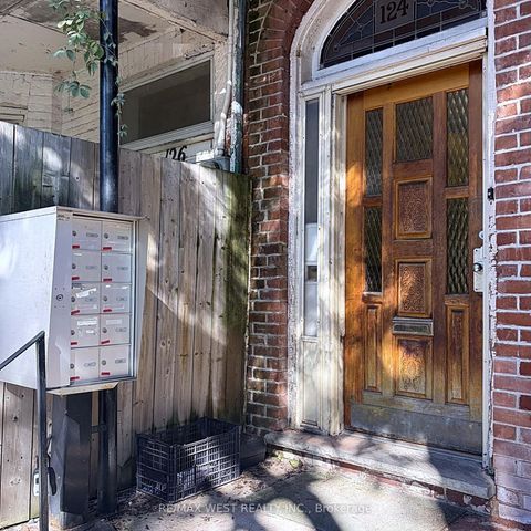 Photo 2 at 124 Baldwin Street, Chinatown, Toronto